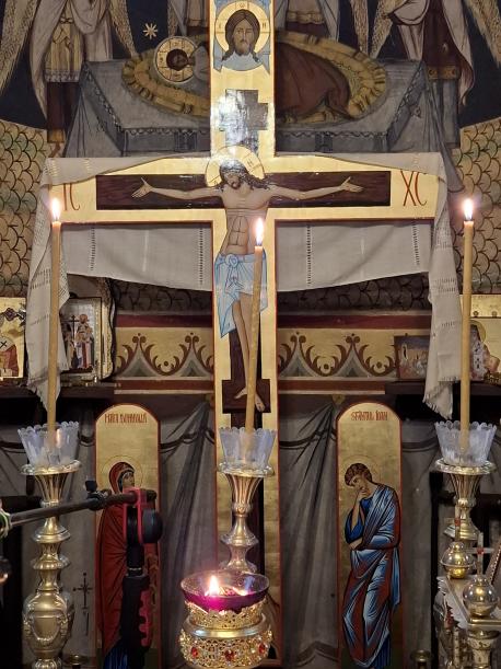 Sfânta Cruce Altarul Bisericii Ruginoasa