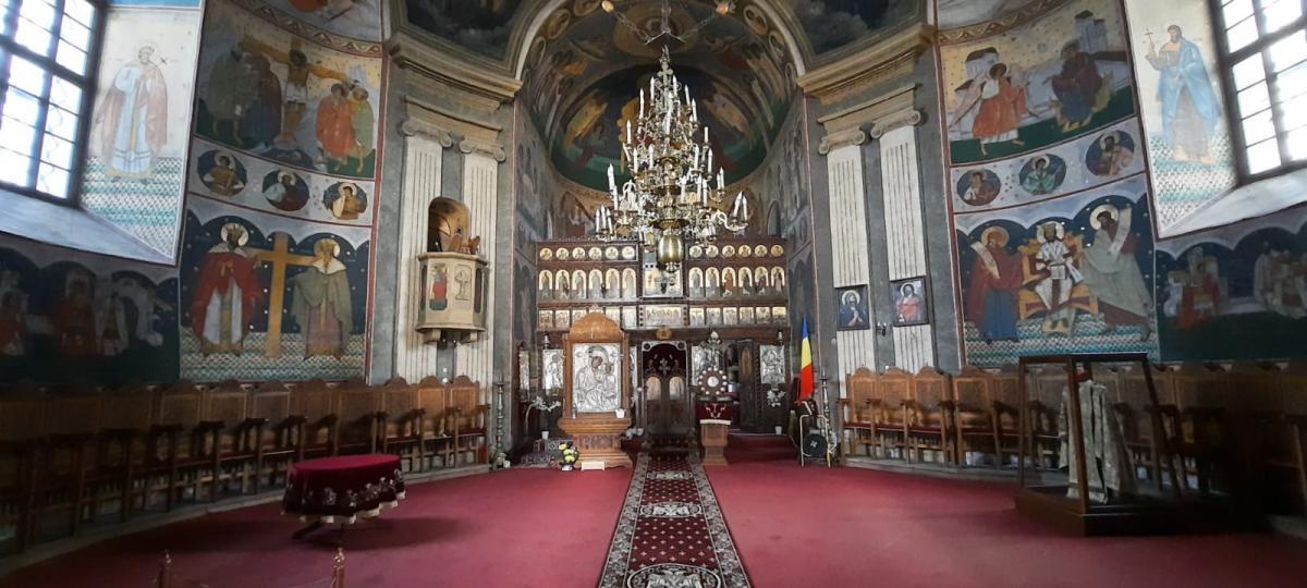 Biserica Ruginoasa Interior 2